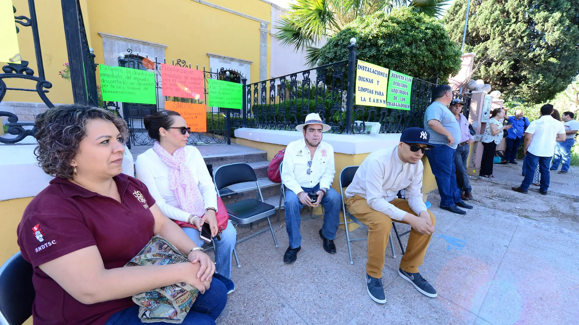 Acceso bloqueado al INAH por sindicalizados  (6)